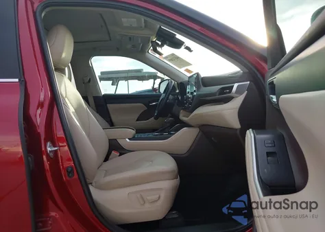 2021 Toyota Highlander Hybrid Xle z USA, uszkodzony, nr VIN 5TDGARAH0MS508394